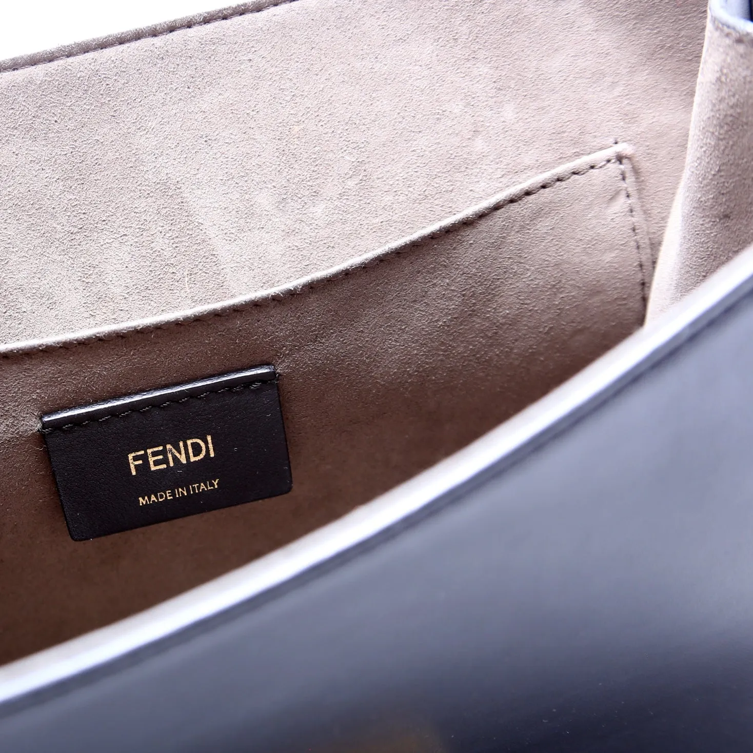 8BT284 Kan I Medium Shoulder Bag Vitello F Is Fendi Black