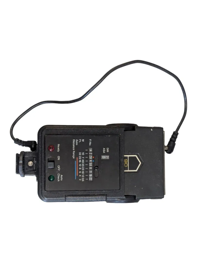 Black's CB32 multi-dedicated flash