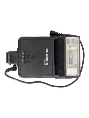 Black's CB32 multi-dedicated flash