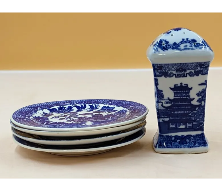 Blue Willow Dessert Set & Hair Pin Holder