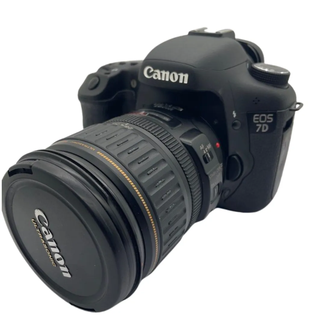 Canon EOS 7D DSLR Camera with 28-135 f/3:5-5.6 USM Lens