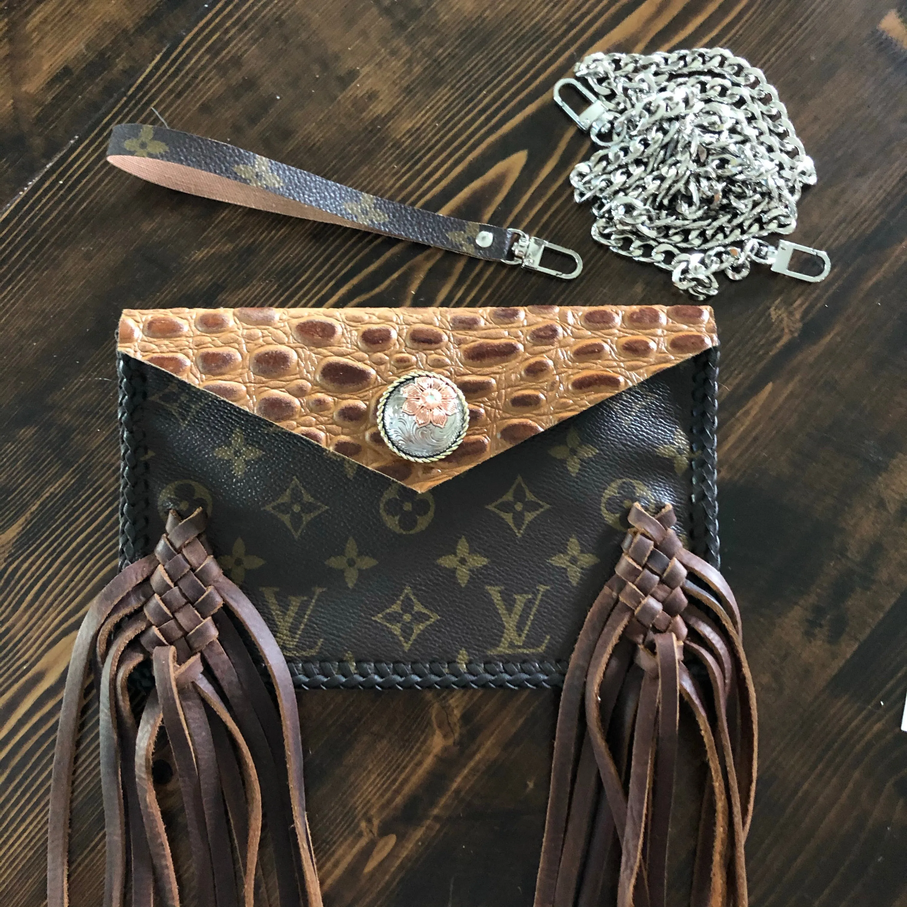 The Fringed Wren - Cognac Vintage Wristlet/Crossbody/Clutch Bag